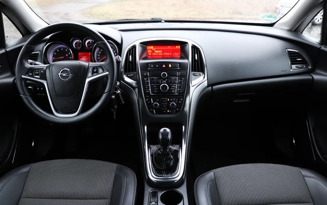 Opel Astra cena 24999 przebieg: 179000, rok produkcji 2010 z Tarnogród małe 436